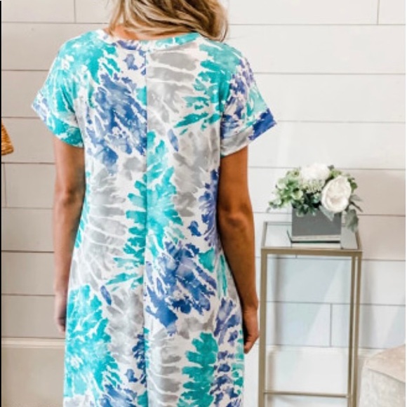 SUPER CUTE BLUE TIE DYE DRESS - Picture 3 of 6